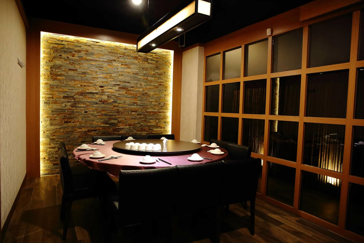 【食。桃園】櫻桃庄海鮮創意料理〜桃園櫻桃鴨。一鴨多變,百吃不膩正宗片皮鴨,外酥內嫩齒頰香!(已歇業)