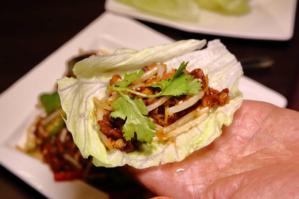 【食。桃園】櫻桃庄海鮮創意料理〜桃園櫻桃鴨。一鴨多變,百吃不膩正宗片皮鴨,外酥內嫩齒頰香!(已歇業)