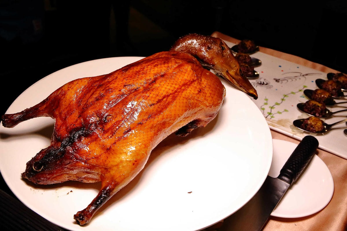 【食。桃園】櫻桃庄海鮮創意料理〜桃園櫻桃鴨。一鴨多變,百吃不膩正宗片皮鴨,外酥內嫩齒頰香!(已歇業)