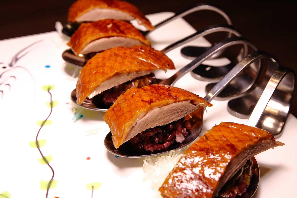 【食。桃園】櫻桃庄海鮮創意料理〜桃園櫻桃鴨。一鴨多變,百吃不膩正宗片皮鴨,外酥內嫩齒頰香!(已歇業)