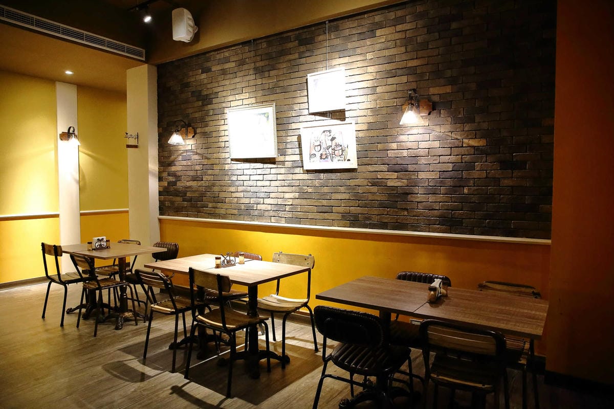 【食。永和】貓子曬太陽〜親子寵物友善餐廳。隱身巷弄的老宅且充滿歐風餐廳氛圍，CP值高的創意義式料理+早午餐