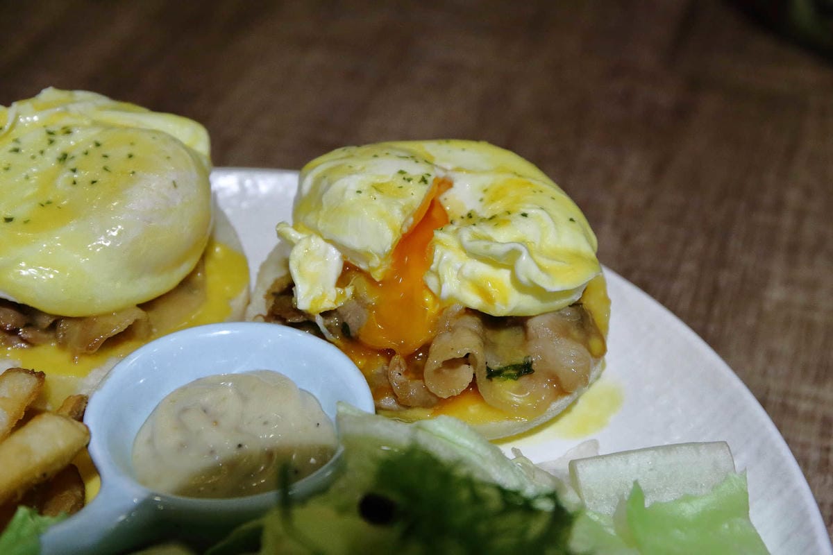 【食。永和】貓子曬太陽〜親子寵物友善餐廳。隱身巷弄的老宅且充滿歐風餐廳氛圍，CP值高的創意義式料理+早午餐