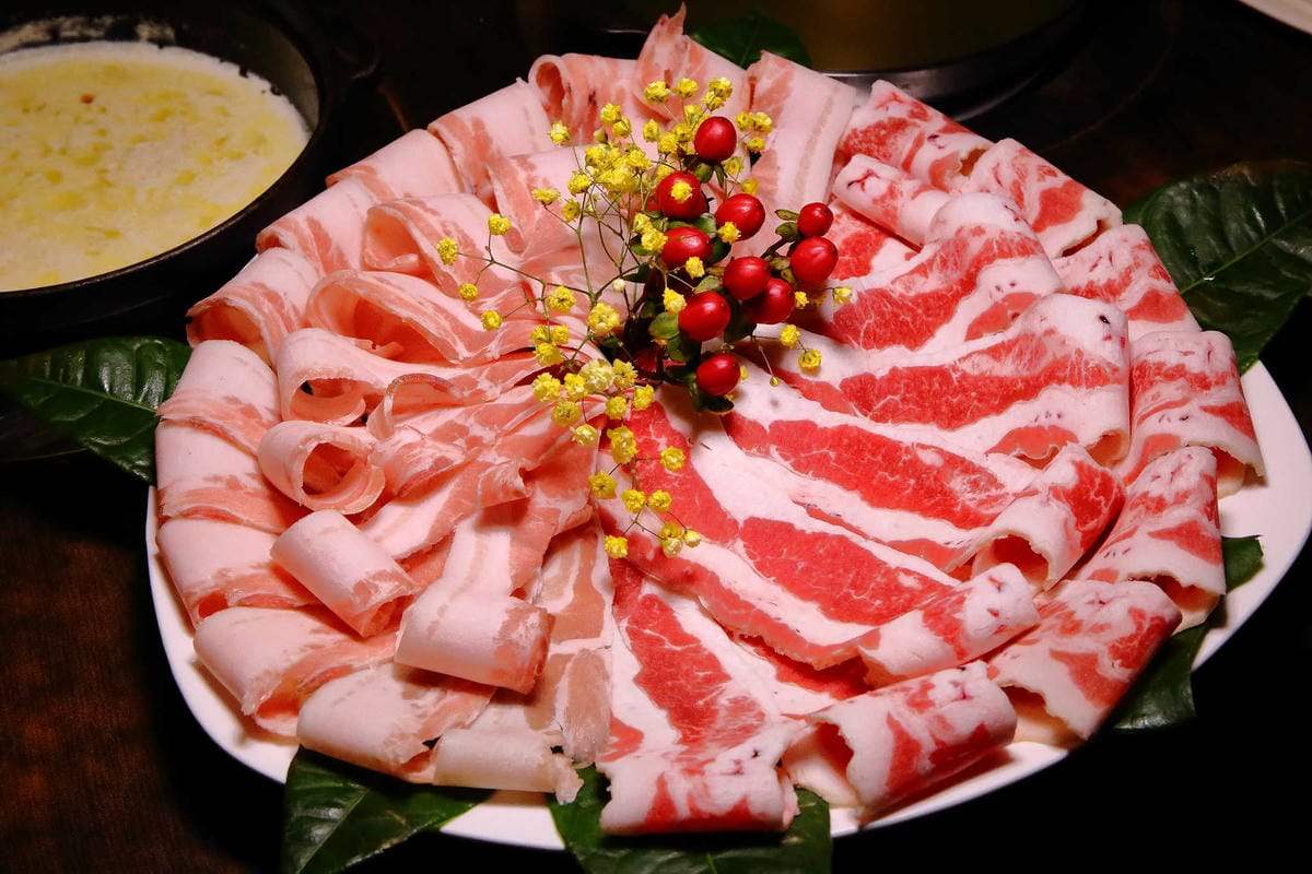 【食。新莊】喜園風味涮涮鍋〜新莊火鍋推薦！人氣老字號火鍋店海陸大餐，涮涮鍋界的LV！