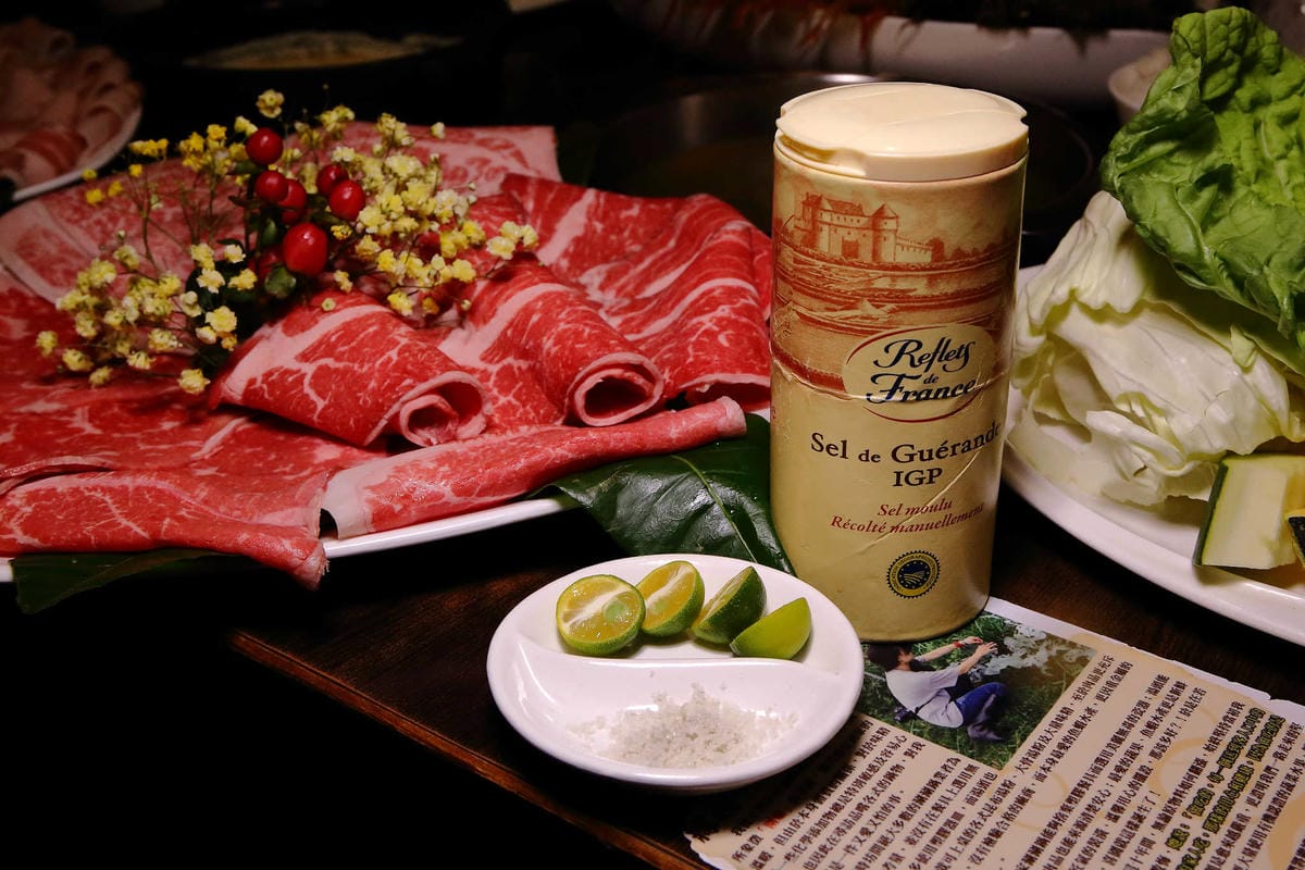 【食。新莊】喜園風味涮涮鍋〜新莊火鍋推薦！人氣老字號火鍋店海陸大餐，涮涮鍋界的LV！