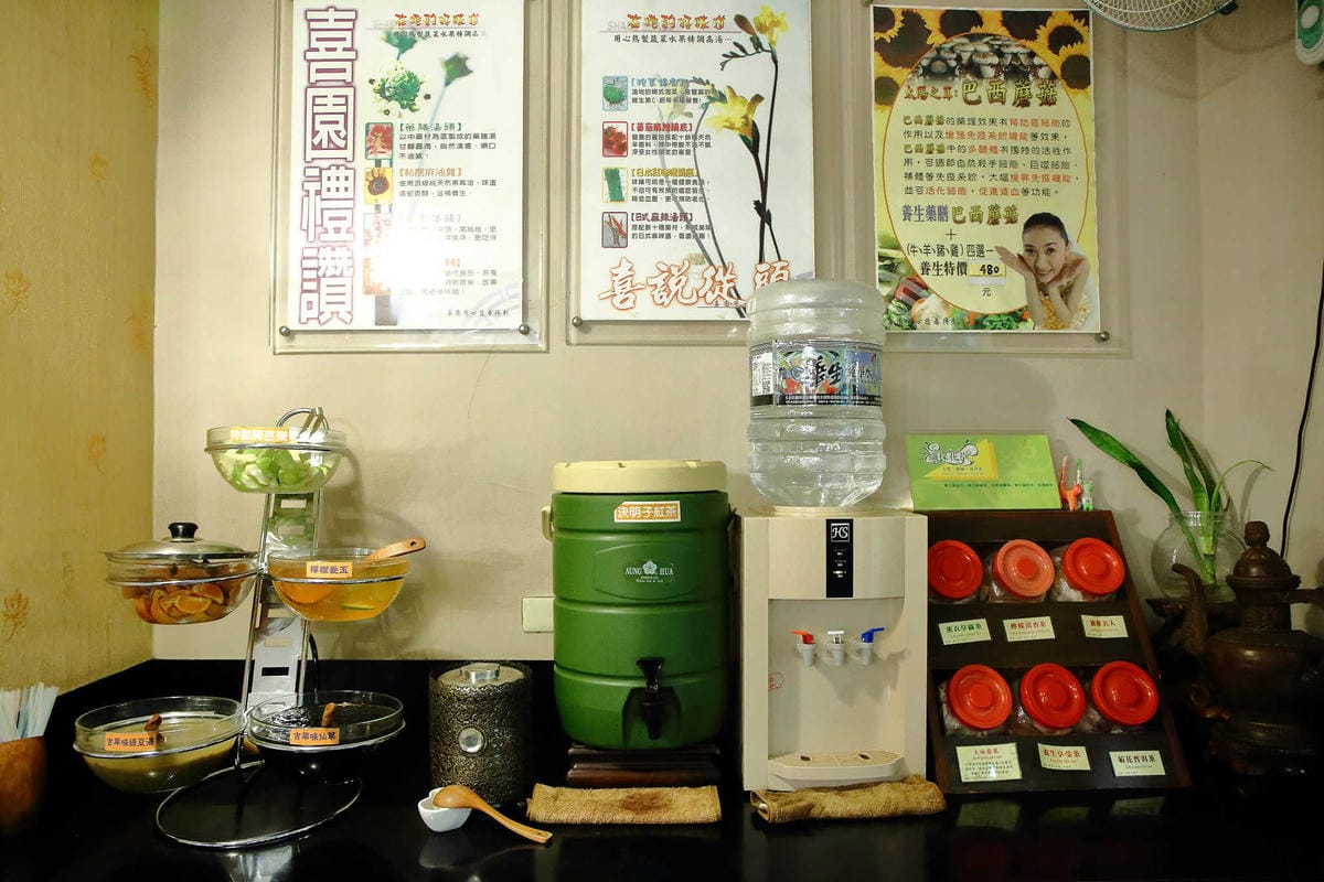 【食。新莊】喜園風味涮涮鍋〜新莊火鍋推薦！人氣老字號火鍋店海陸大餐，涮涮鍋界的LV！