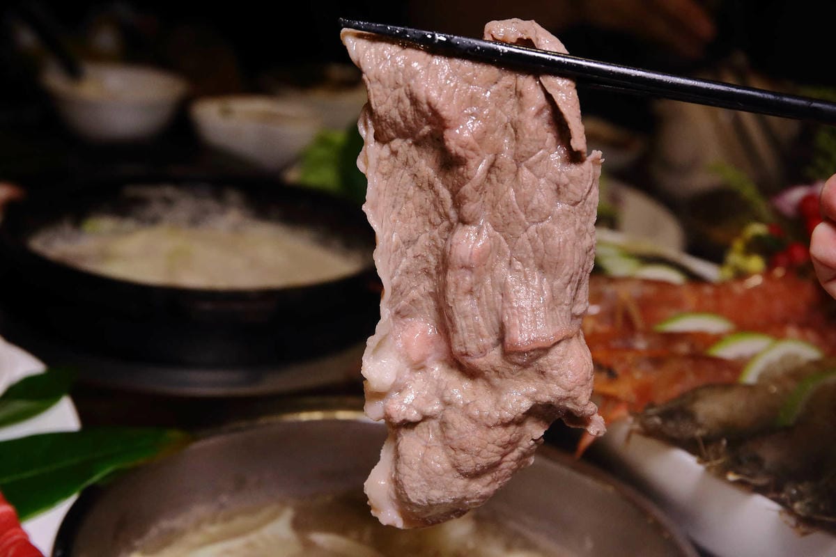 【食。新莊】喜園風味涮涮鍋〜新莊火鍋推薦！人氣老字號火鍋店海陸大餐，涮涮鍋界的LV！