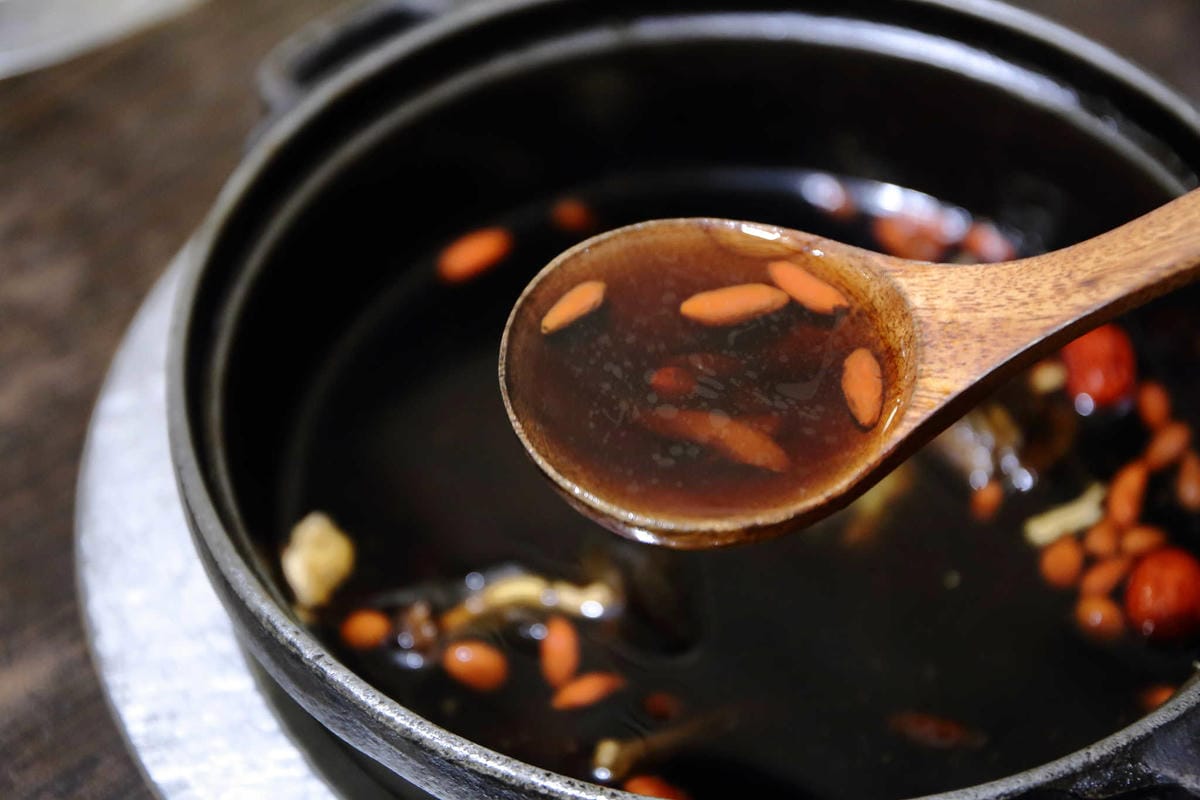 【食。新莊】喜園風味涮涮鍋〜新莊火鍋推薦！人氣老字號火鍋店海陸大餐，涮涮鍋界的LV！