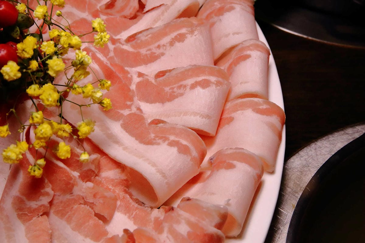 【食。新莊】喜園風味涮涮鍋〜新莊火鍋推薦！人氣老字號火鍋店海陸大餐，涮涮鍋界的LV！