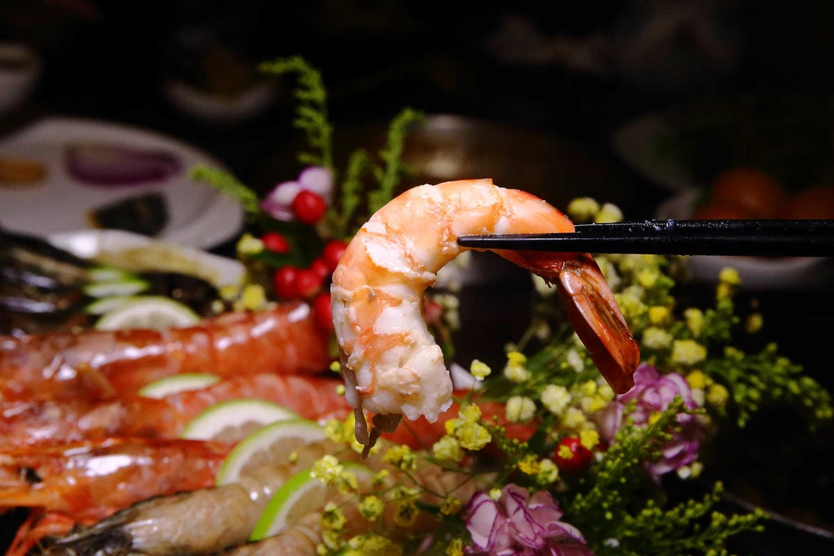 【食。新莊】喜園風味涮涮鍋〜新莊火鍋推薦！人氣老字號火鍋店海陸大餐，涮涮鍋界的LV！