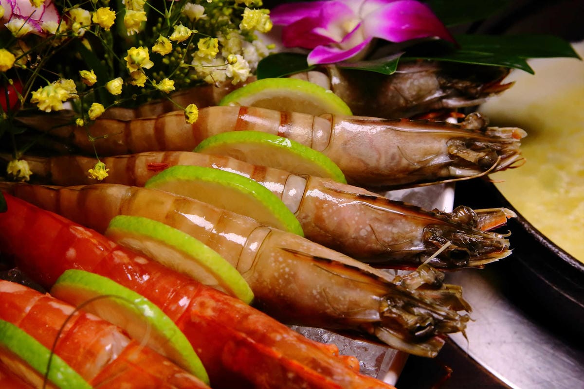 【食。新莊】喜園風味涮涮鍋〜新莊火鍋推薦！人氣老字號火鍋店海陸大餐，涮涮鍋界的LV！