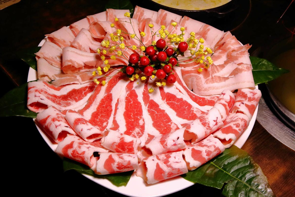 【食。新莊】喜園風味涮涮鍋〜新莊火鍋推薦！人氣老字號火鍋店海陸大餐，涮涮鍋界的LV！