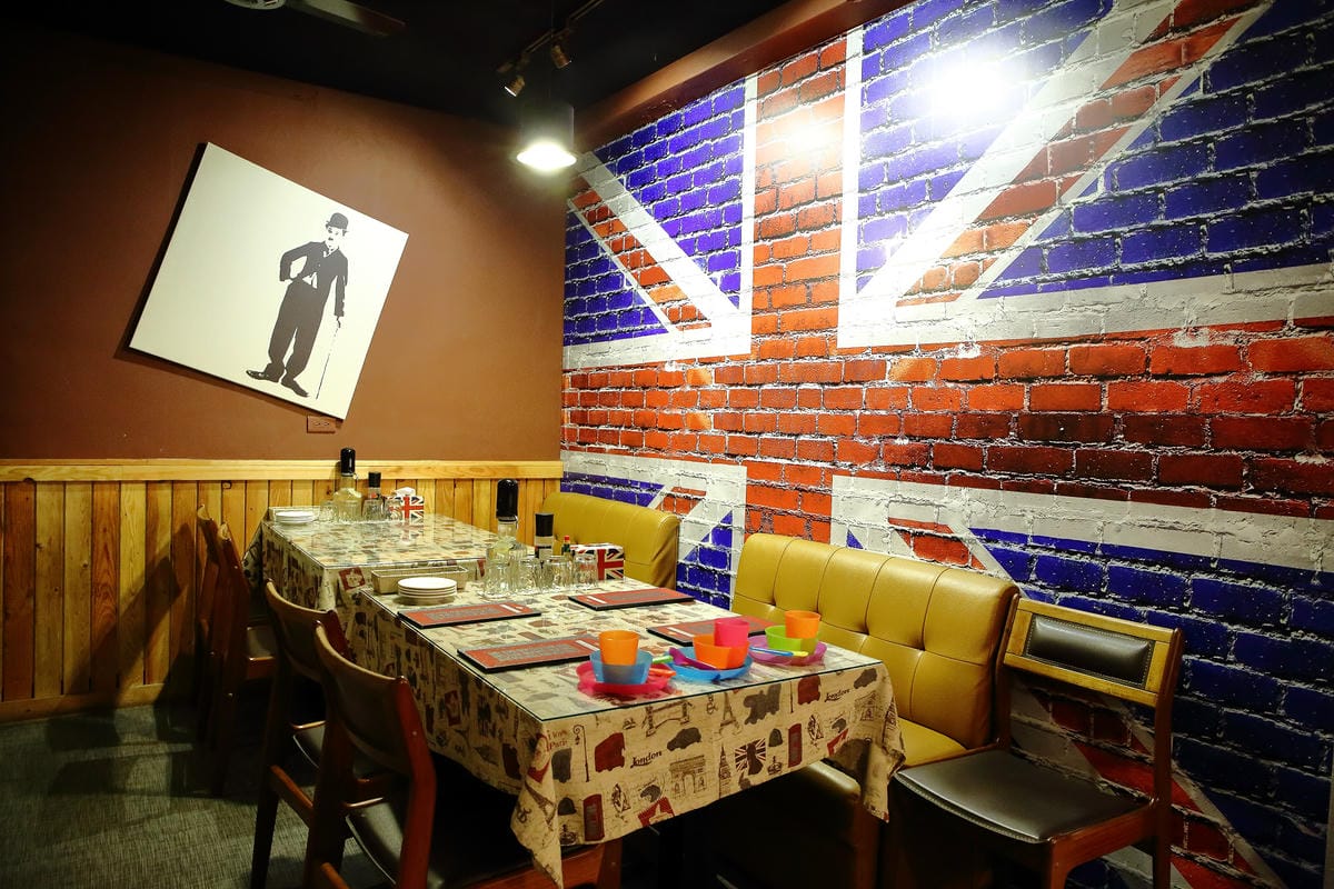 【食。新竹】紳士帽英式主題餐廳〜英國風親子寵物友善餐廳，英倫風X鄉村風X摩登帽IG拍照，品嘗著異國料理的滋味(已歇業)