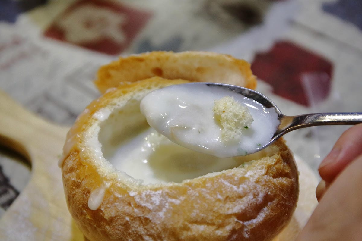 【食。新竹】紳士帽英式主題餐廳〜英國風親子寵物友善餐廳，英倫風X鄉村風X摩登帽IG拍照，品嘗著異國料理的滋味(已歇業)