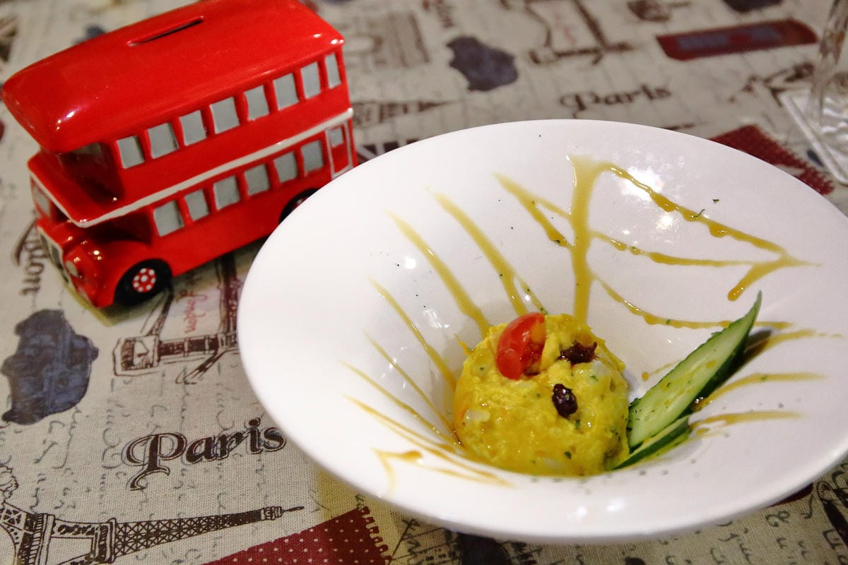 【食。新竹】紳士帽英式主題餐廳〜英國風親子寵物友善餐廳，英倫風X鄉村風X摩登帽IG拍照，品嘗著異國料理的滋味(已歇業)