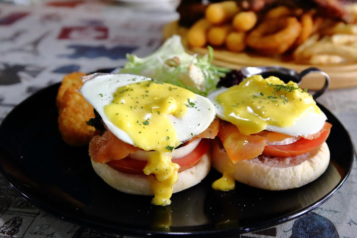 【食。新竹】紳士帽英式主題餐廳〜英國風親子寵物友善餐廳，英倫風X鄉村風X摩登帽IG拍照，品嘗著異國料理的滋味(已歇業)