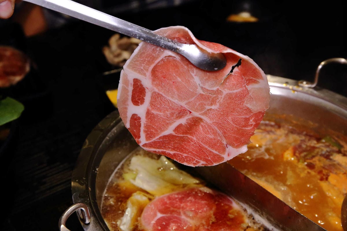 【食。中壢】柚子元壽喜燒〜中壢壽喜燒吃到飽。平價吃到飽超值首選，肉食主義者天堂，壽喜燒、火鍋一次滿足！(已歇業)