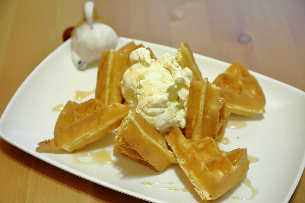 【遊。新竹】松湖休閒親子莊園〜新竹親子景點。沙坑/戲水池/溜滑梯/草皮/釣魚,讓爸媽、小孩都能放鬆的休閒農場