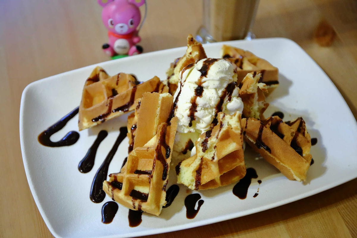 【遊。新竹】松湖休閒親子莊園〜新竹親子景點。沙坑/戲水池/溜滑梯/草皮/釣魚,讓爸媽、小孩都能放鬆的休閒農場