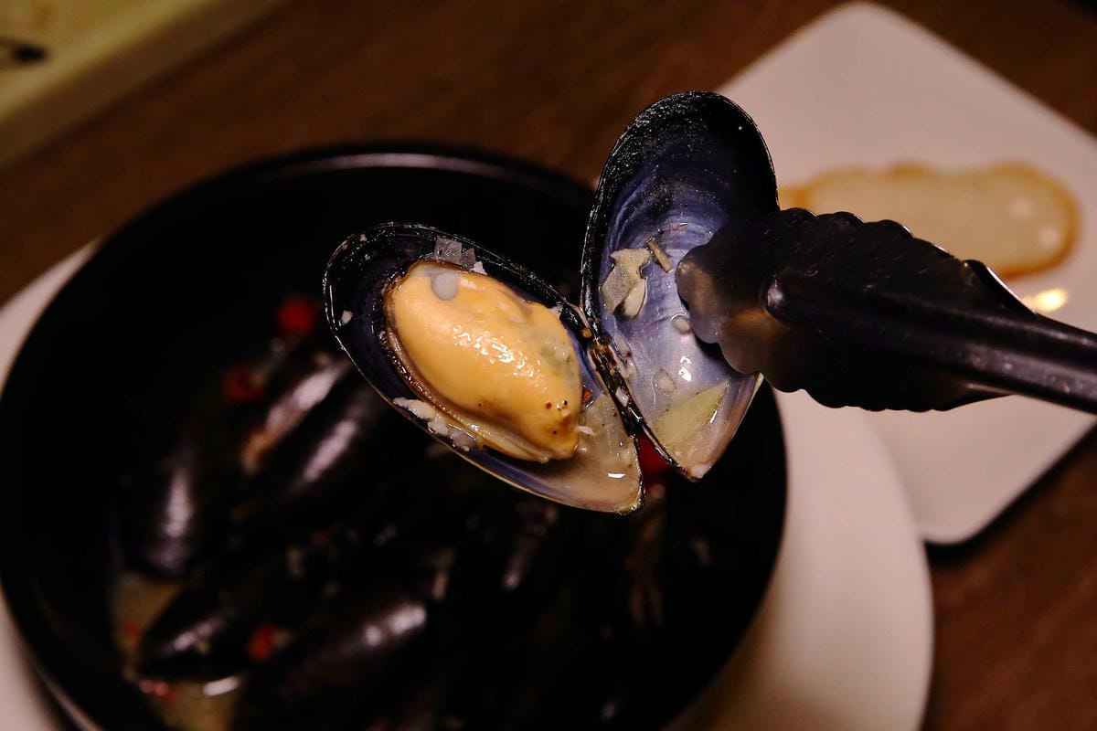 【食。台北】繆思咖啡Muse Café〜民生社區美食推薦。台灣味手路菜+多國創意料理，米其林星級炒飯這裡吃得到！