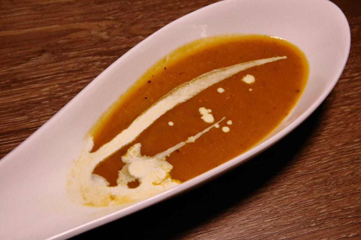 【食。台北】繆思咖啡Muse Café〜民生社區美食推薦。台灣味手路菜+多國創意料理，米其林星級炒飯這裡吃得到！