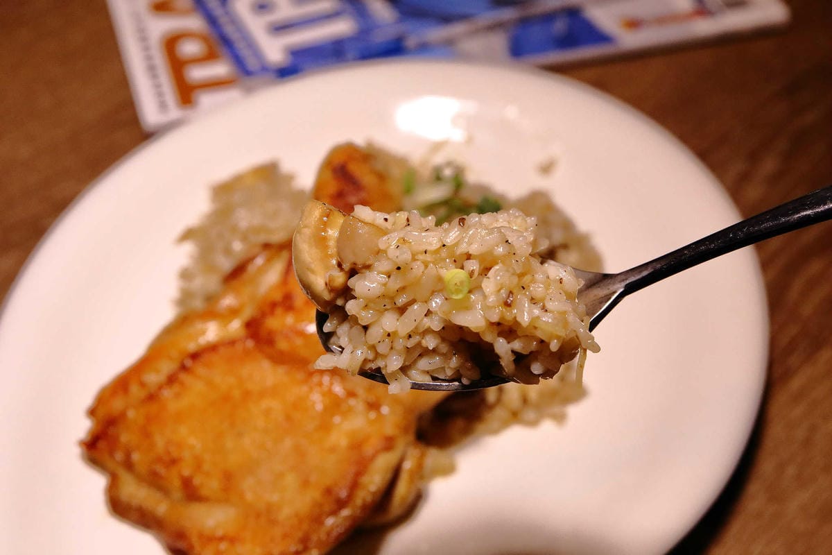 【食。台北】繆思咖啡Muse Café〜民生社區美食推薦。台灣味手路菜+多國創意料理，米其林星級炒飯這裡吃得到！