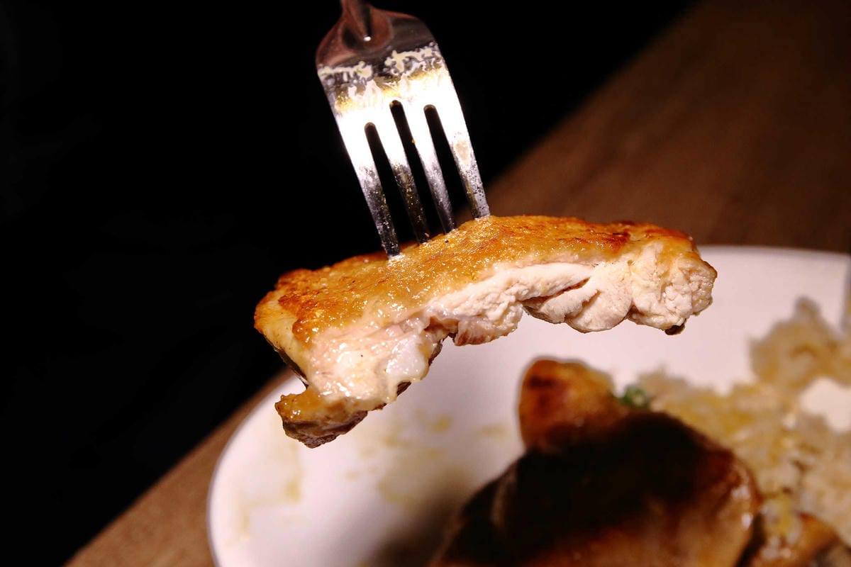 【食。台北】繆思咖啡Muse Café〜民生社區美食推薦。台灣味手路菜+多國創意料理，米其林星級炒飯這裡吃得到！