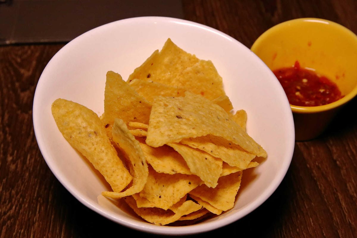 【食。台北】繆思咖啡Muse Café〜民生社區美食推薦。台灣味手路菜+多國創意料理，米其林星級炒飯這裡吃得到！