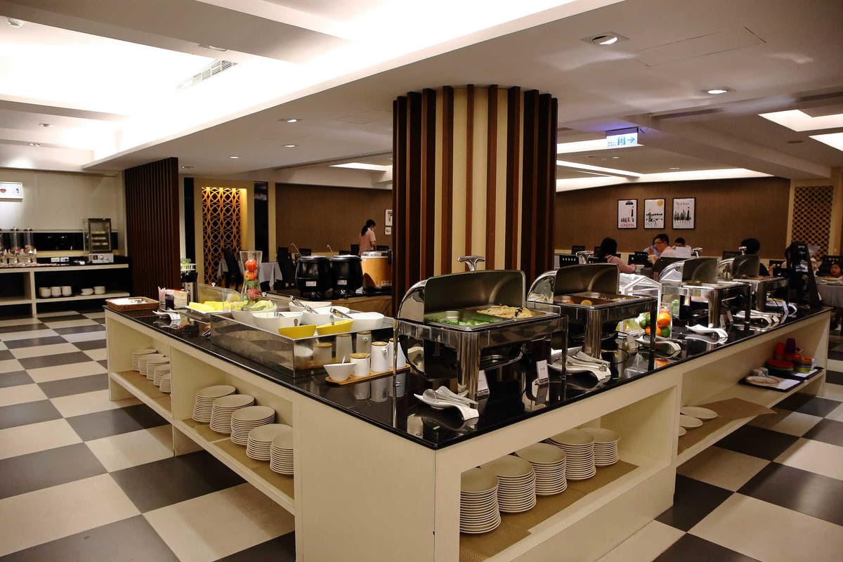 【宿。嘉義】冠閣商務大飯店〜出發！帶毛小孩來去住一晚！寵物友善飯店，毛小孩友善房，一泊一食，出遊去囉