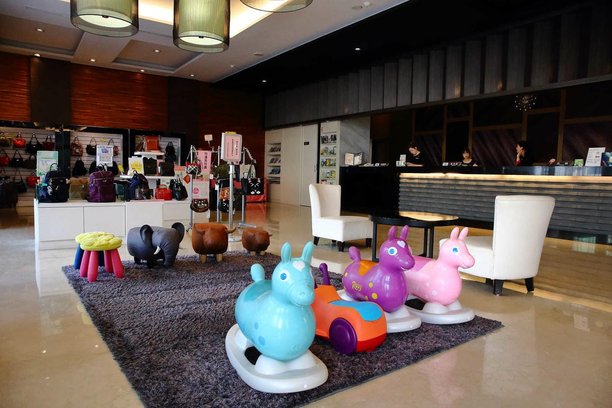 【宿。嘉義】冠閣商務大飯店〜出發！帶毛小孩來去住一晚！寵物友善飯店，毛小孩友善房，一泊一食，出遊去囉