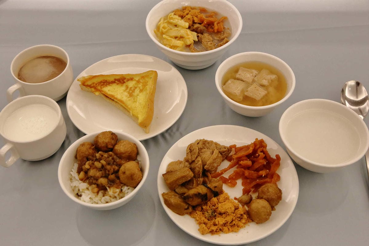 【宿。嘉義】冠閣商務大飯店〜出發！帶毛小孩來去住一晚！寵物友善飯店，毛小孩友善房，一泊一食，出遊去囉