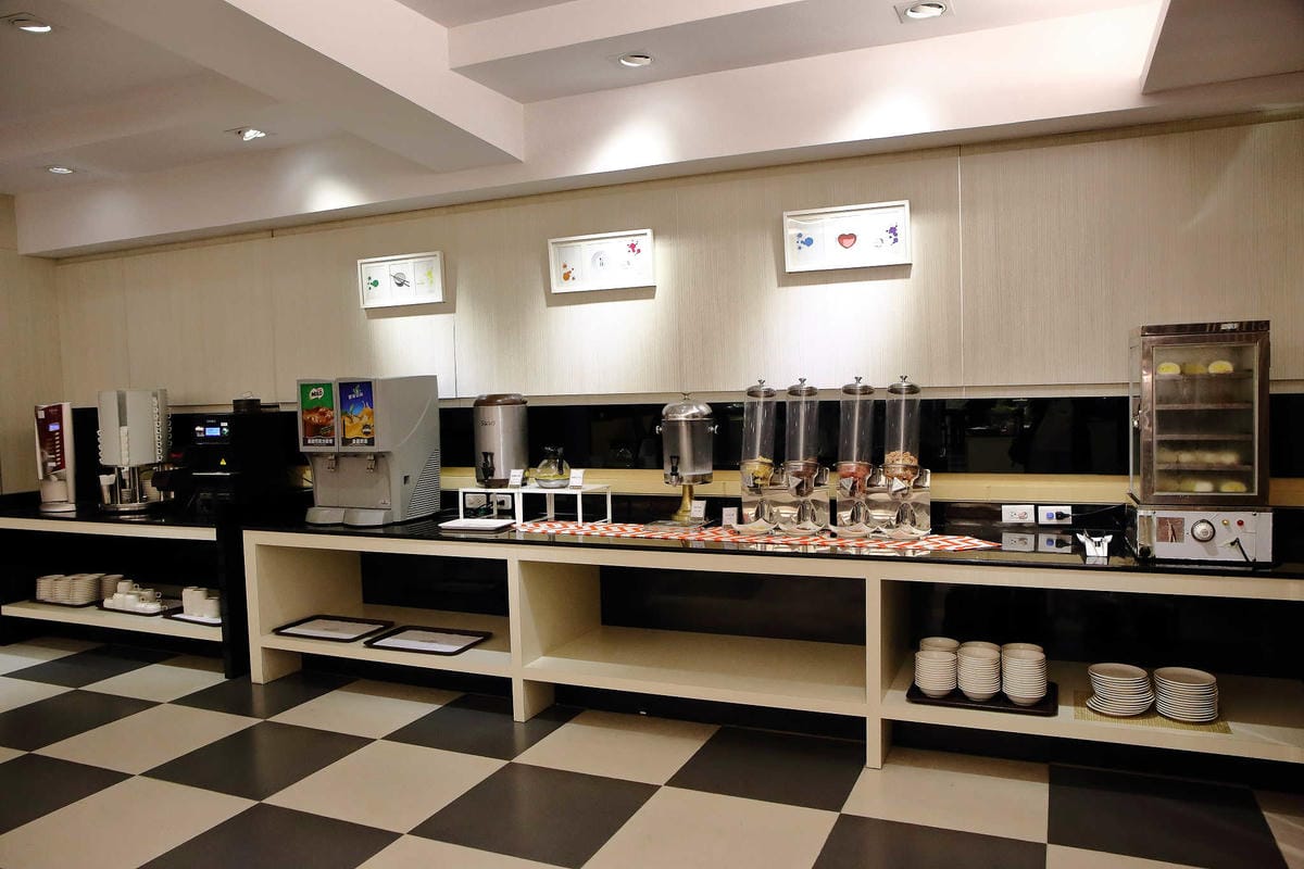 【宿。嘉義】冠閣商務大飯店〜出發！帶毛小孩來去住一晚！寵物友善飯店，毛小孩友善房，一泊一食，出遊去囉