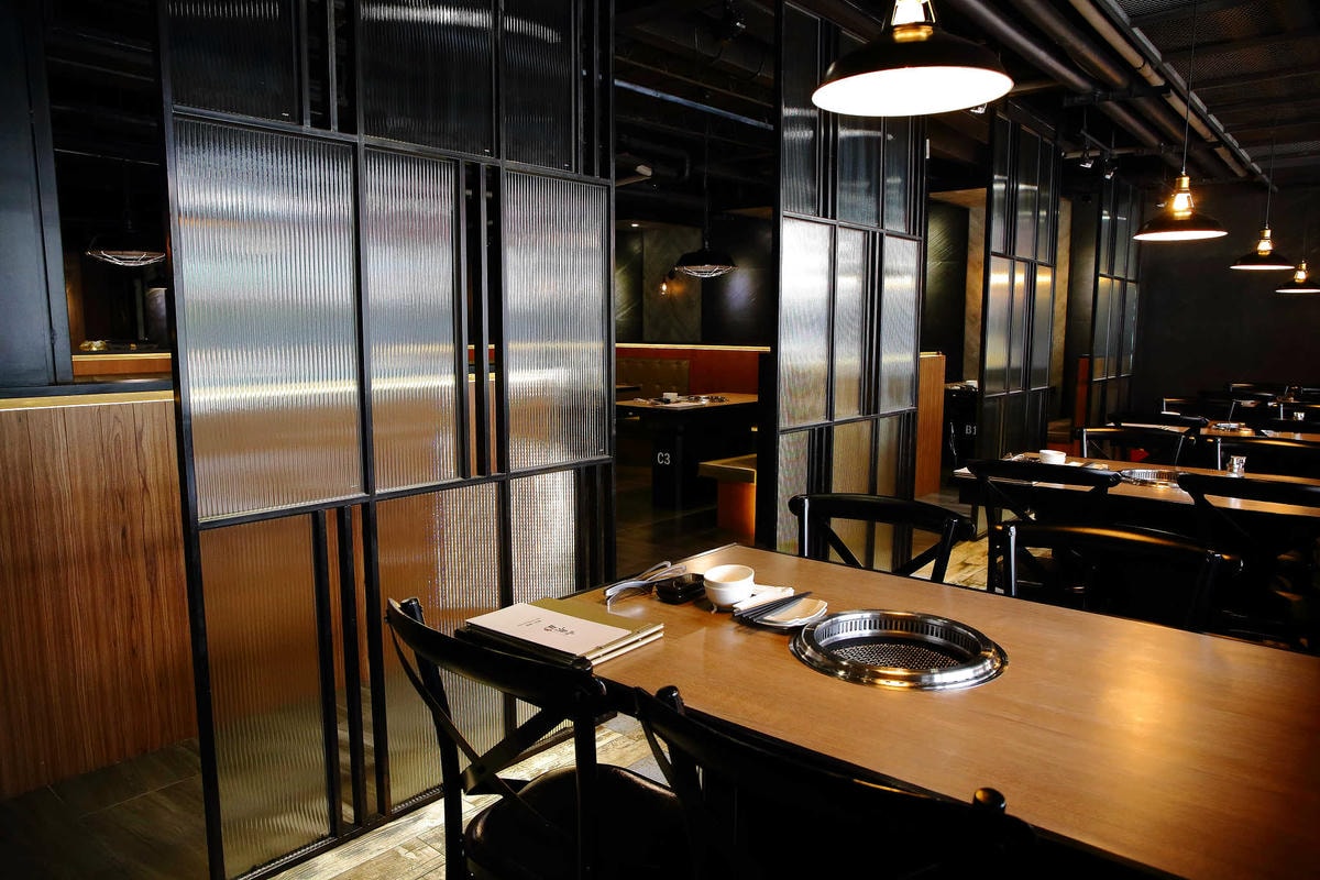 【食。桃園】山奧屋無煙燒肉〜工業風烤肉/近台茂購物中心,高品質燒肉套餐,吃爽爽CP值超高(生日我最大壽星好康優惠)