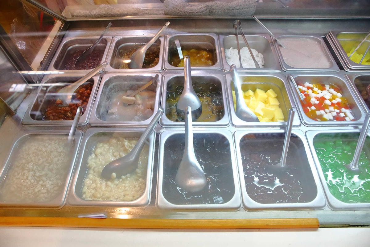 【食。蘆洲】古早味旺來冰店〜銅板價又來了!鄉民大推排隊古早味鳳梨冰,整顆水果端到你面前!