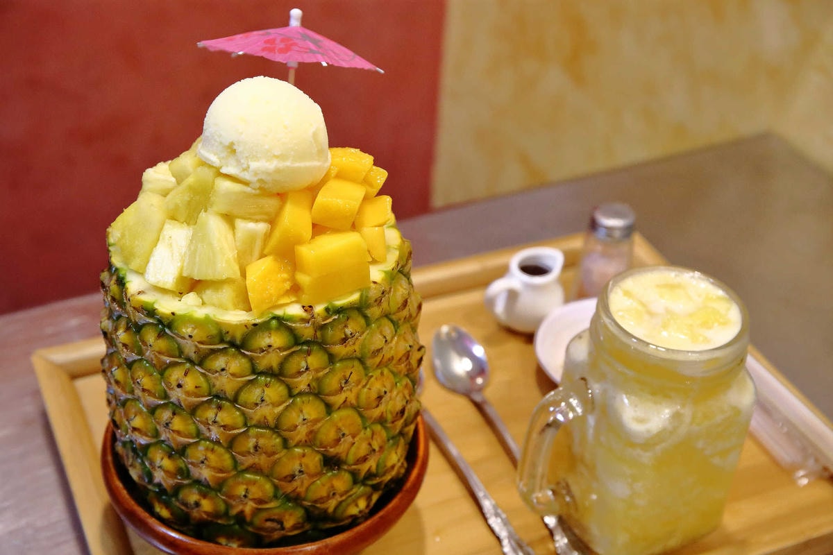 【食。蘆洲】古早味旺來冰店〜銅板價又來了!鄉民大推排隊古早味鳳梨冰,整顆水果端到你面前!