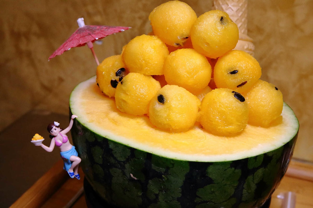 【食。蘆洲】古早味旺來冰店〜銅板價又來了!鄉民大推排隊古早味鳳梨冰,整顆水果端到你面前!