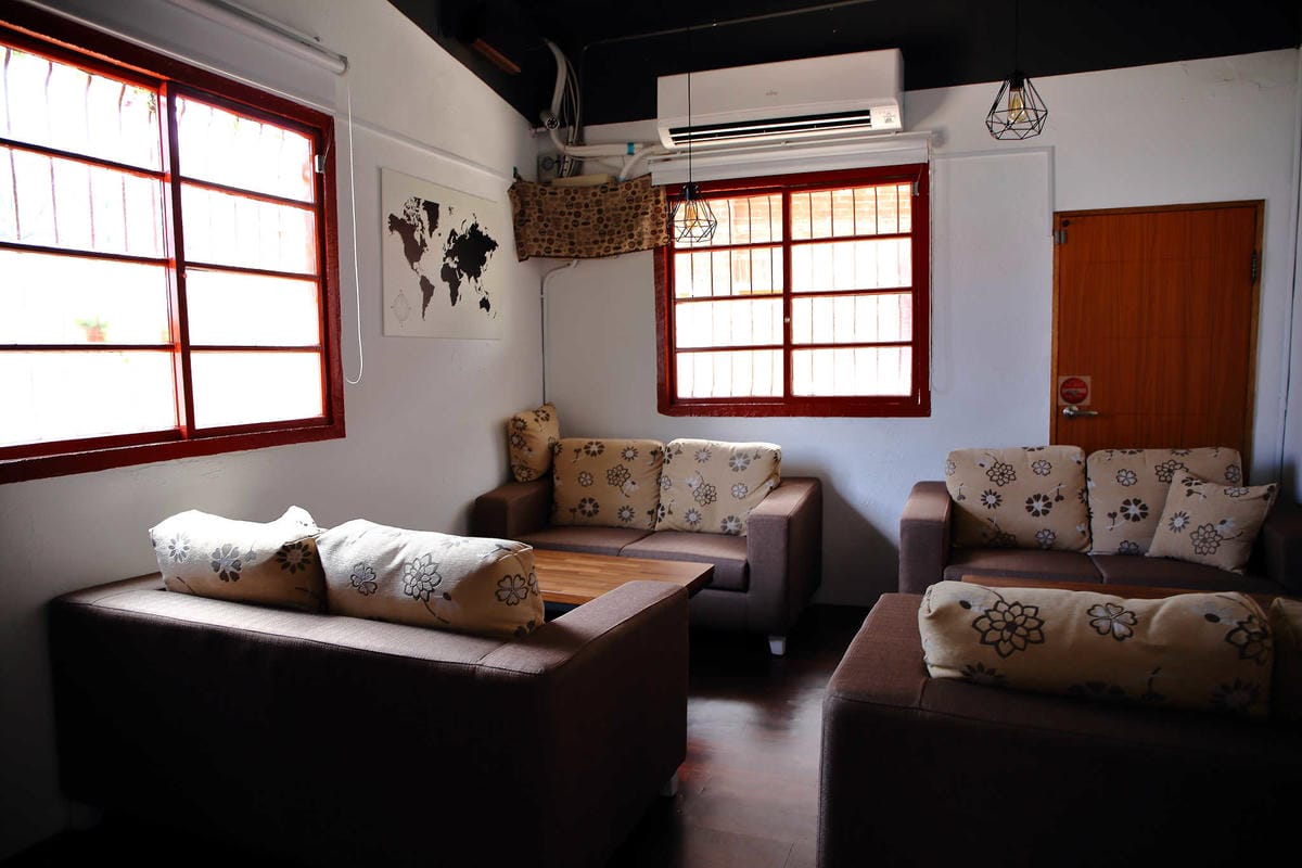 【食。中壢】晴天咖啡sunny cafe〜IG打卡新亮點！隱身巷弄老宅打造咖啡館，一次擁有彩繪&老屋風，文青最愛的懷舊愜意！(已歇業)