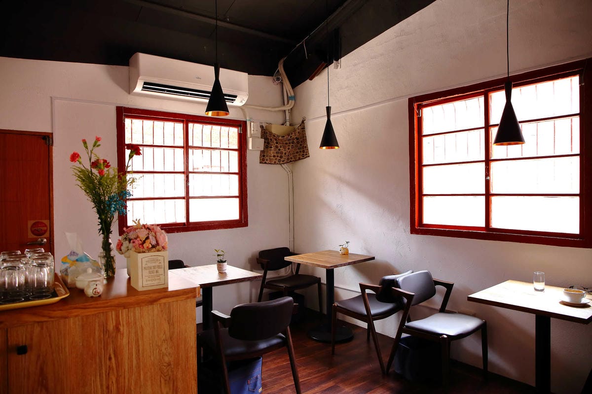 【食。中壢】晴天咖啡sunny cafe〜IG打卡新亮點！隱身巷弄老宅打造咖啡館，一次擁有彩繪&老屋風，文青最愛的懷舊愜意！(已歇業)