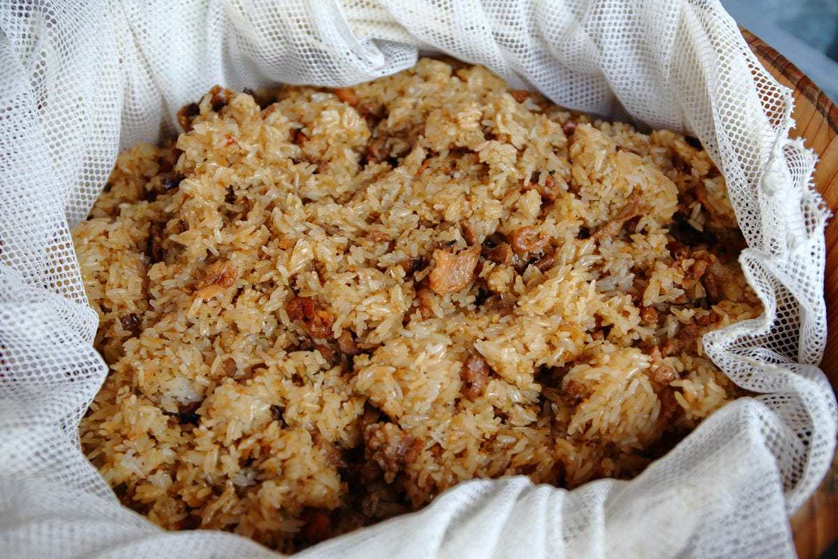 【食。八德】八塊油飯〜卡達車祖傳古早味油飯，一週只賣二天，超人氣限量晚來就吃不到啊！