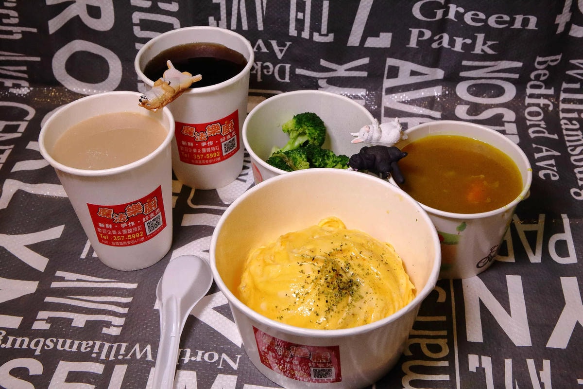 【食。桃園】魔法樂廚手作咖哩、鍋燒麵專賣〜桃園超人氣咖哩飯,藝文特區外帶外送美食。學生上班族最愛的平價咖哩,省錢又顧營養