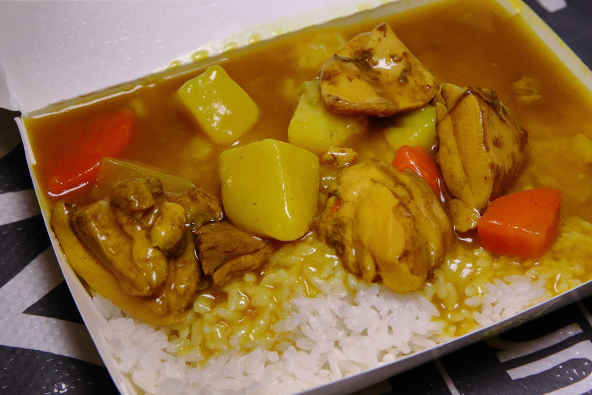 【食。桃園】魔法樂廚手作咖哩、鍋燒麵專賣〜桃園超人氣咖哩飯,藝文特區外帶外送美食。學生上班族最愛的平價咖哩,省錢又顧營養