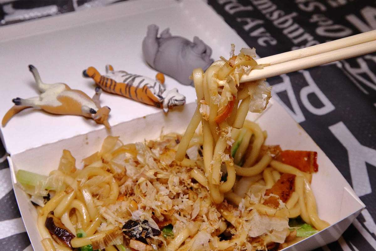 【食。桃園】魔法樂廚手作咖哩、鍋燒麵專賣〜桃園超人氣咖哩飯,藝文特區外帶外送美食。學生上班族最愛的平價咖哩,省錢又顧營養