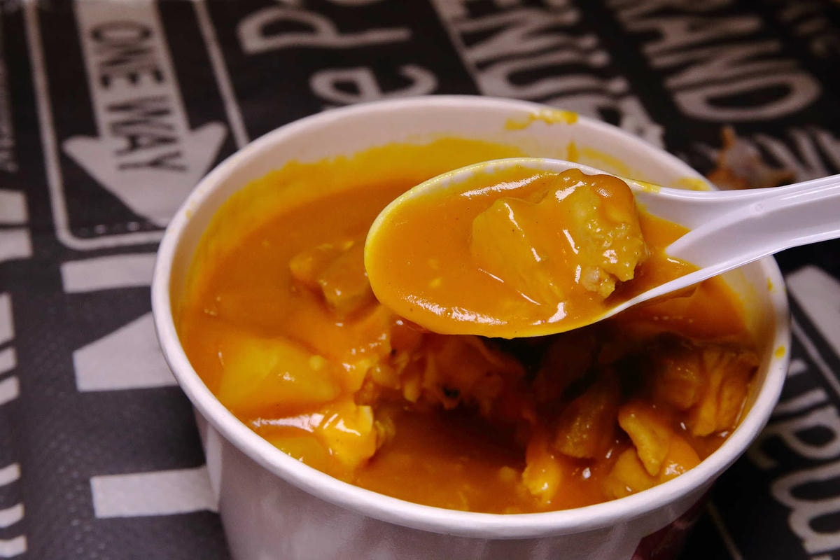 【食。桃園】魔法樂廚手作咖哩、鍋燒麵專賣〜桃園超人氣咖哩飯,藝文特區外帶外送美食。學生上班族最愛的平價咖哩,省錢又顧營養