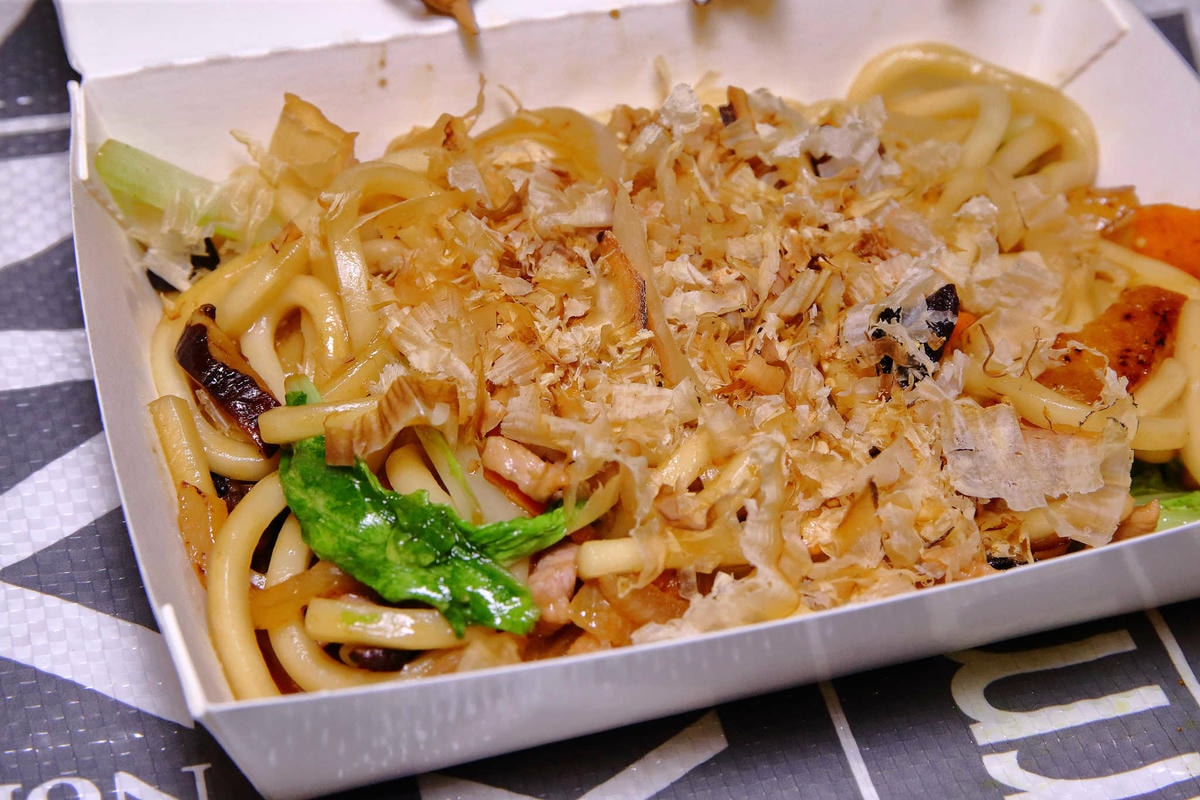 【食。桃園】魔法樂廚手作咖哩、鍋燒麵專賣〜桃園超人氣咖哩飯,藝文特區外帶外送美食。學生上班族最愛的平價咖哩,省錢又顧營養