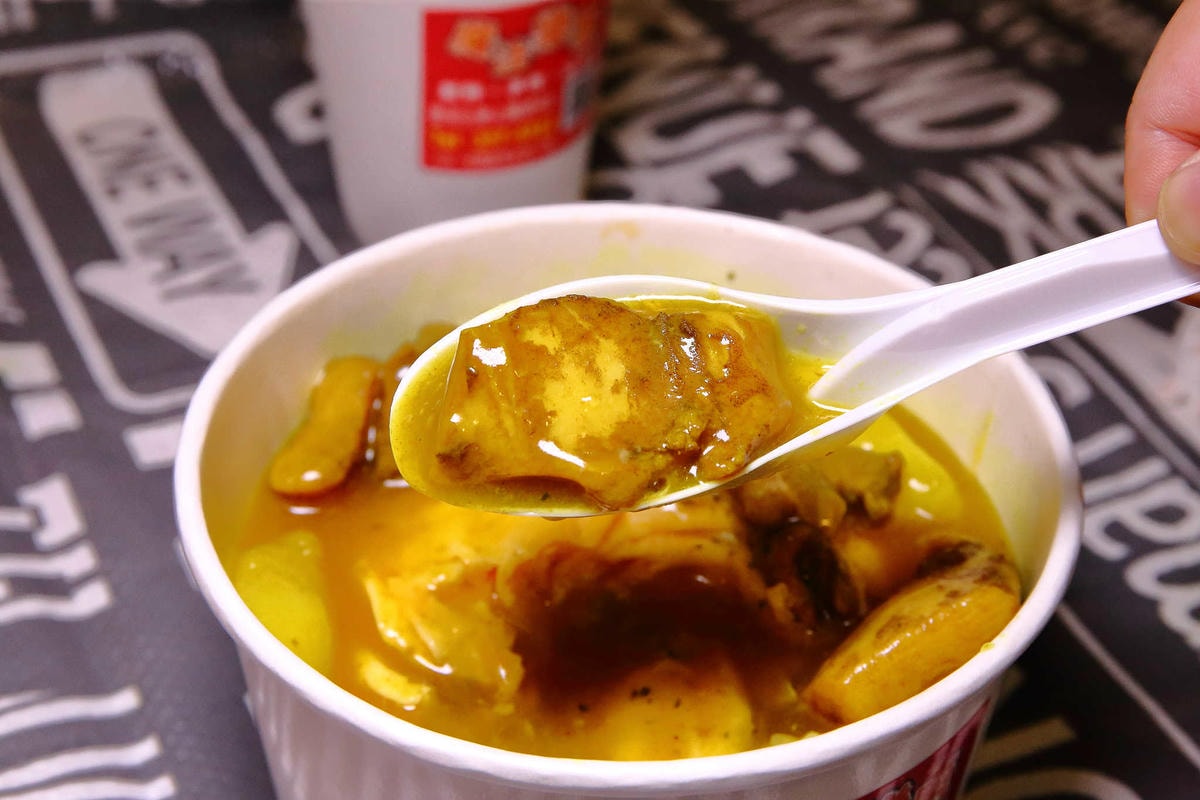 【食。桃園】魔法樂廚手作咖哩、鍋燒麵專賣〜桃園超人氣咖哩飯,藝文特區外帶外送美食。學生上班族最愛的平價咖哩,省錢又顧營養