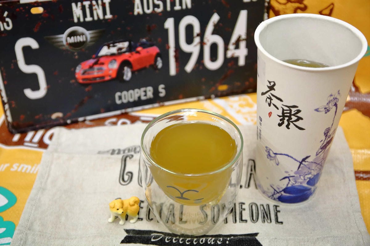 【食。台北】茶聚 I-partea 長春國賓店〜沏一杯好茶，100%台灣在地優質茶樹嫩芽，清新的茶香撲鼻，喉韻回甘！