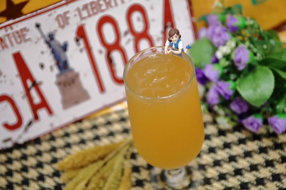 【食。台北】茶聚 I-partea 長春國賓店〜沏一杯好茶，100%台灣在地優質茶樹嫩芽，清新的茶香撲鼻，喉韻回甘！