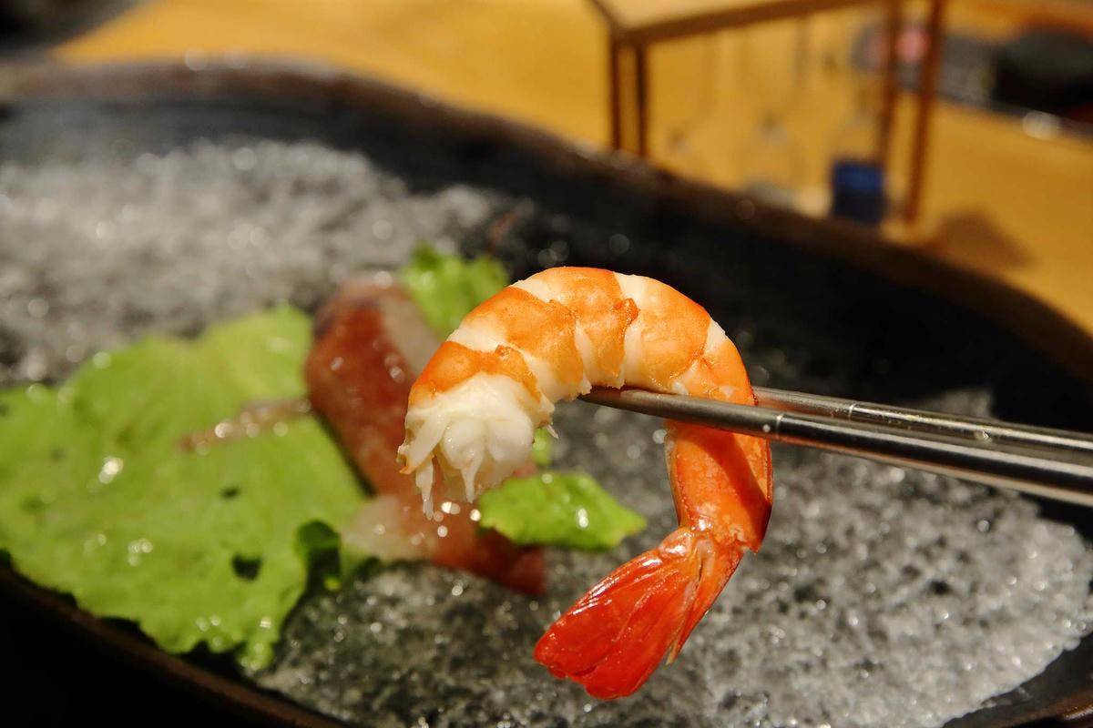 【食。永和】石都府石頭火鍋達人〜新莊超人氣火鍋來永和開店了,主打平價消費超大肉盤,包準你吃飽飽又滿足!(已歇業)