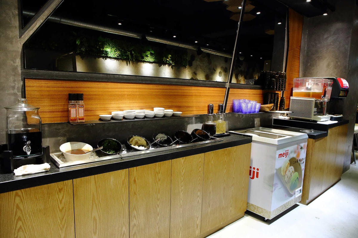 【食。永和】石都府石頭火鍋達人〜新莊超人氣火鍋來永和開店了,主打平價消費超大肉盤,包準你吃飽飽又滿足!(已歇業)