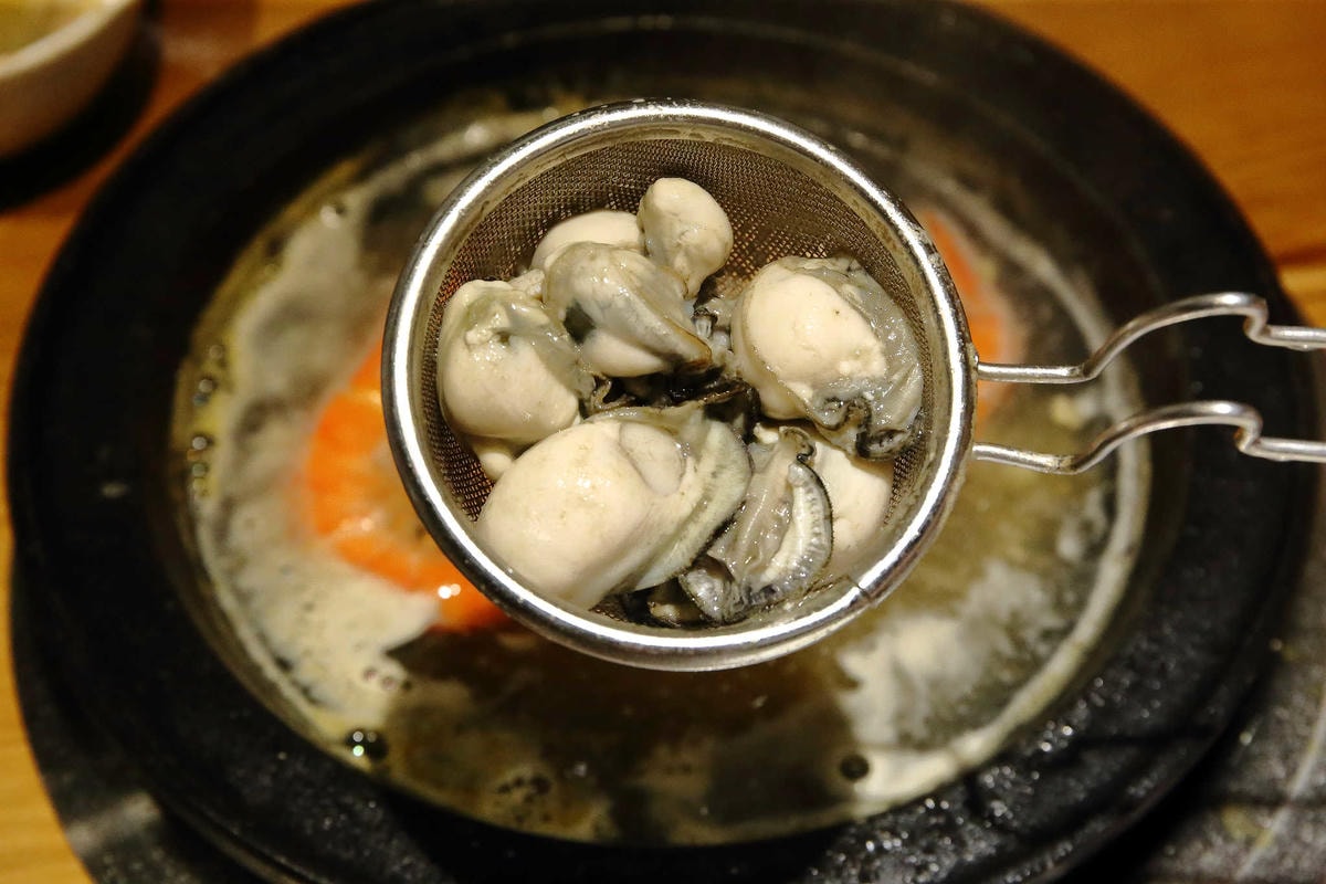 【食。永和】石都府石頭火鍋達人〜新莊超人氣火鍋來永和開店了,主打平價消費超大肉盤,包準你吃飽飽又滿足!(已歇業)