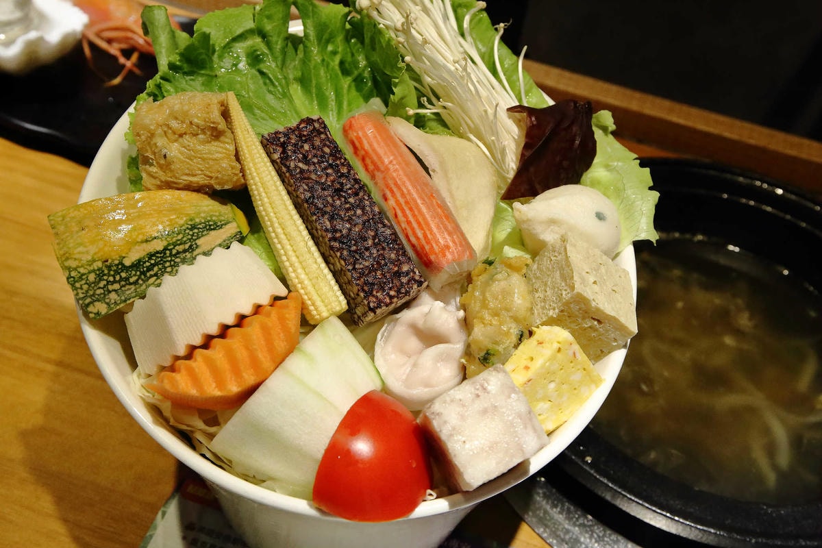 【食。永和】石都府石頭火鍋達人〜新莊超人氣火鍋來永和開店了,主打平價消費超大肉盤,包準你吃飽飽又滿足!(已歇業)